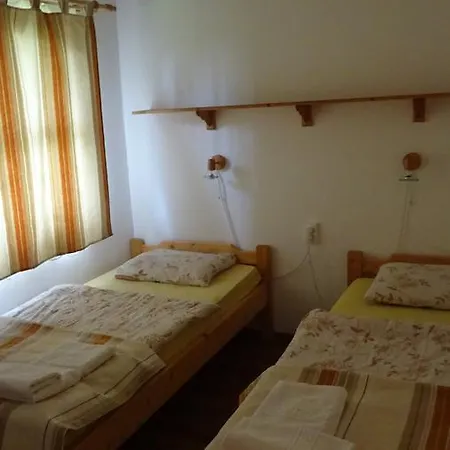 Pejko Lovas Panzio Bed & Breakfast